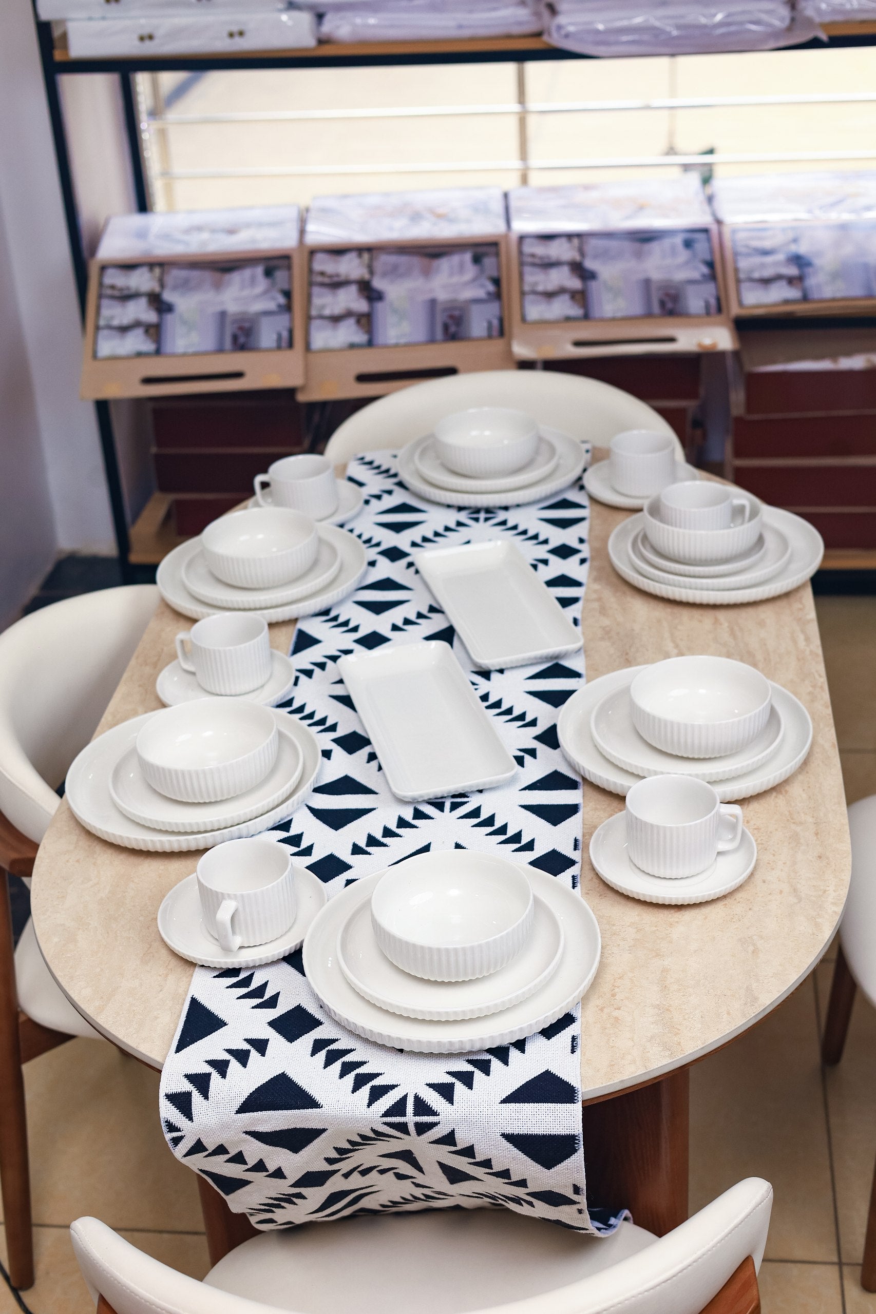 32-piece dinner set with linear detail price