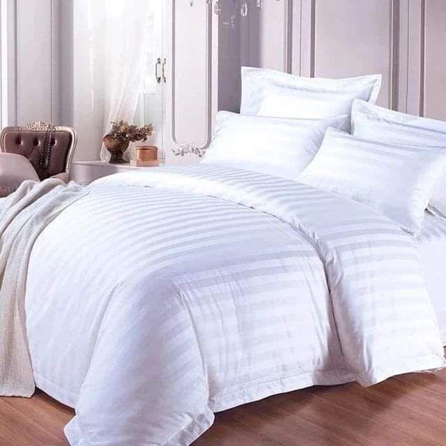 Striped Duvet Cover Set – Classic Bedding Set with Flat Sheet & Pillowcases